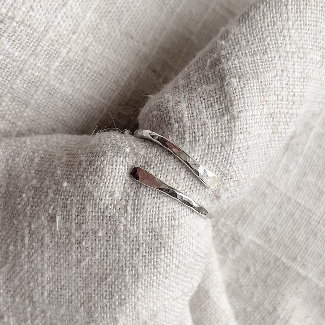 Ring | The hammered wrap
