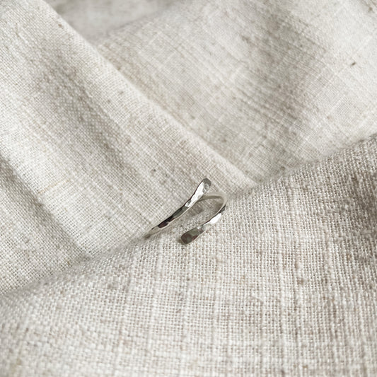 Ring | The hammered wrap
